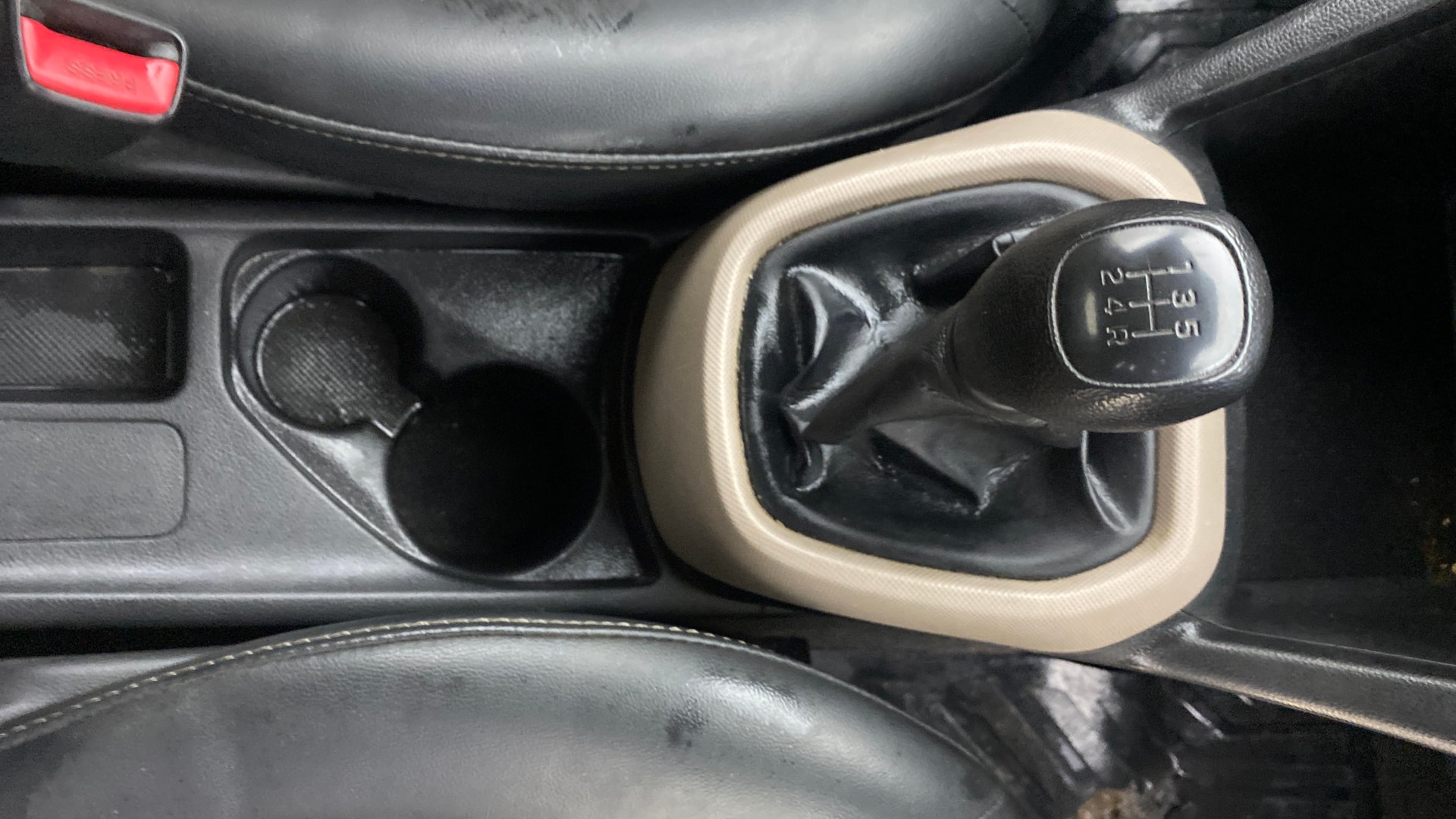 View 2015 Hyundai Grand i10 Magna 1.2 Kappa VTVT Image 37 Used 2015 Hyundai Grand i10 Magna 1.2 Kappa VTVT Image 37