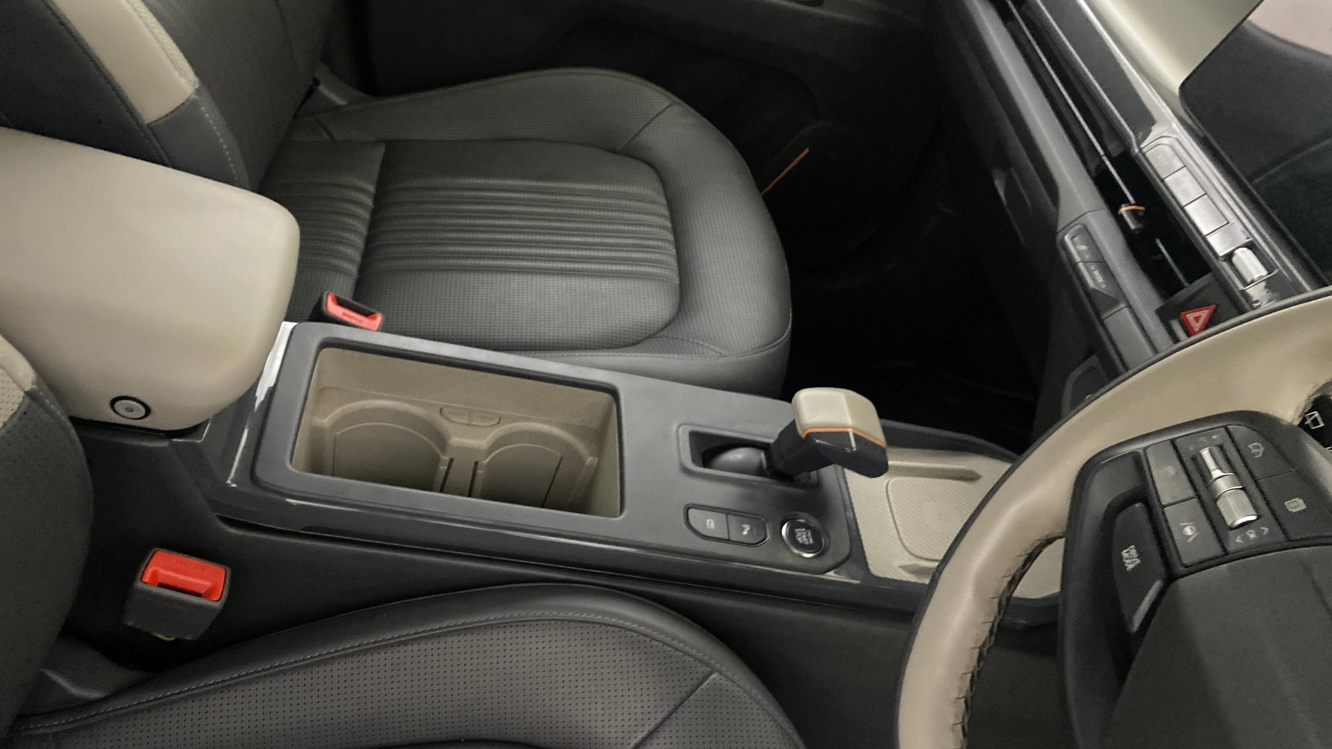 View 2025 Kia Syros HTX Plus (O) DCT Petrol Image 38 Used 2025 Kia Syros HTX Plus (O) DCT Petrol Image 38