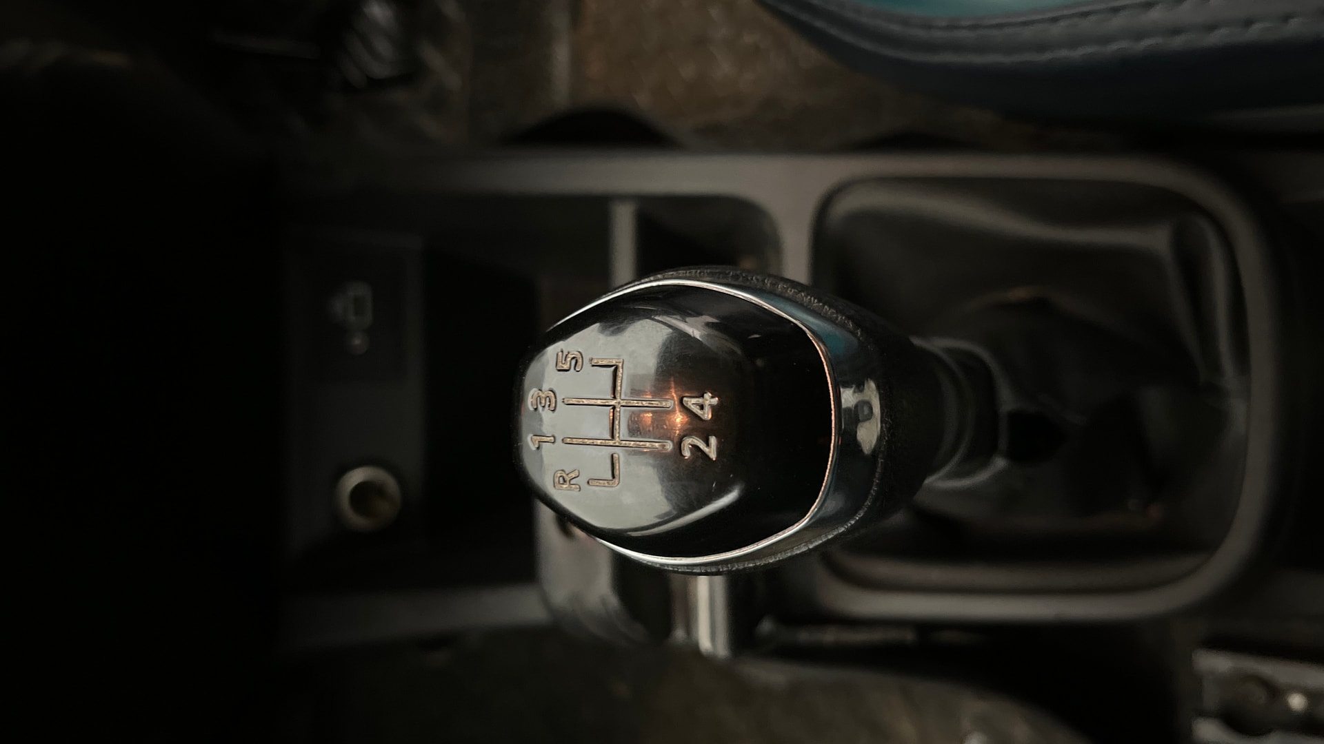 View 2021 Renault Kwid RXL 1.0 BS IV Image 38 Used 2021 Renault Kwid RXL 1.0 BS IV Image 38