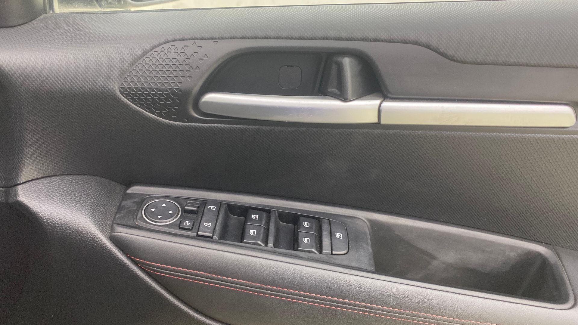 View 2021 Kia Sonet GTX Plus iMT Petrol Image 40 Used 2021 Kia Sonet GTX Plus iMT Petrol Image 40