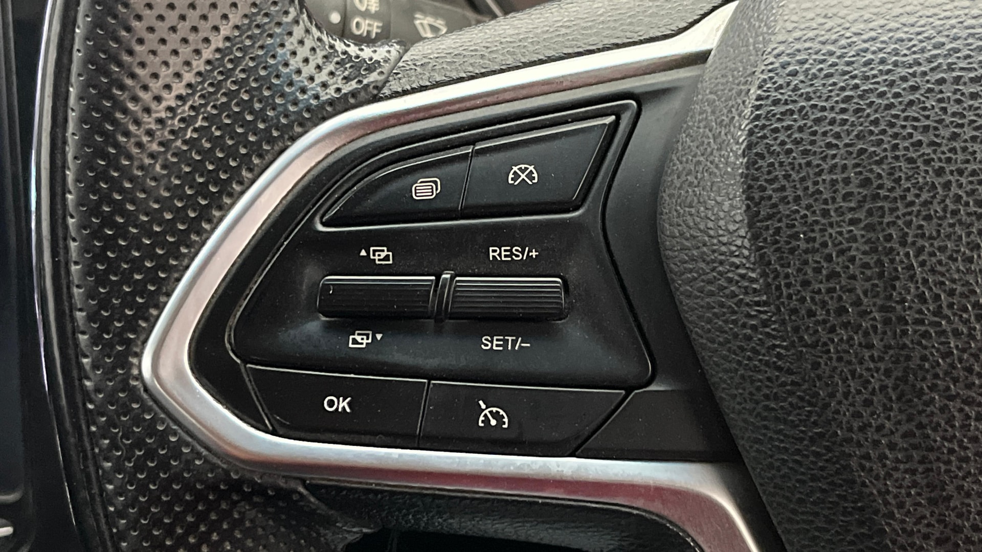 View 2019 MG Hector Sharp Petrol BS IV Image 3 Used 2019 MG Hector Sharp Petrol BS IV Image 3