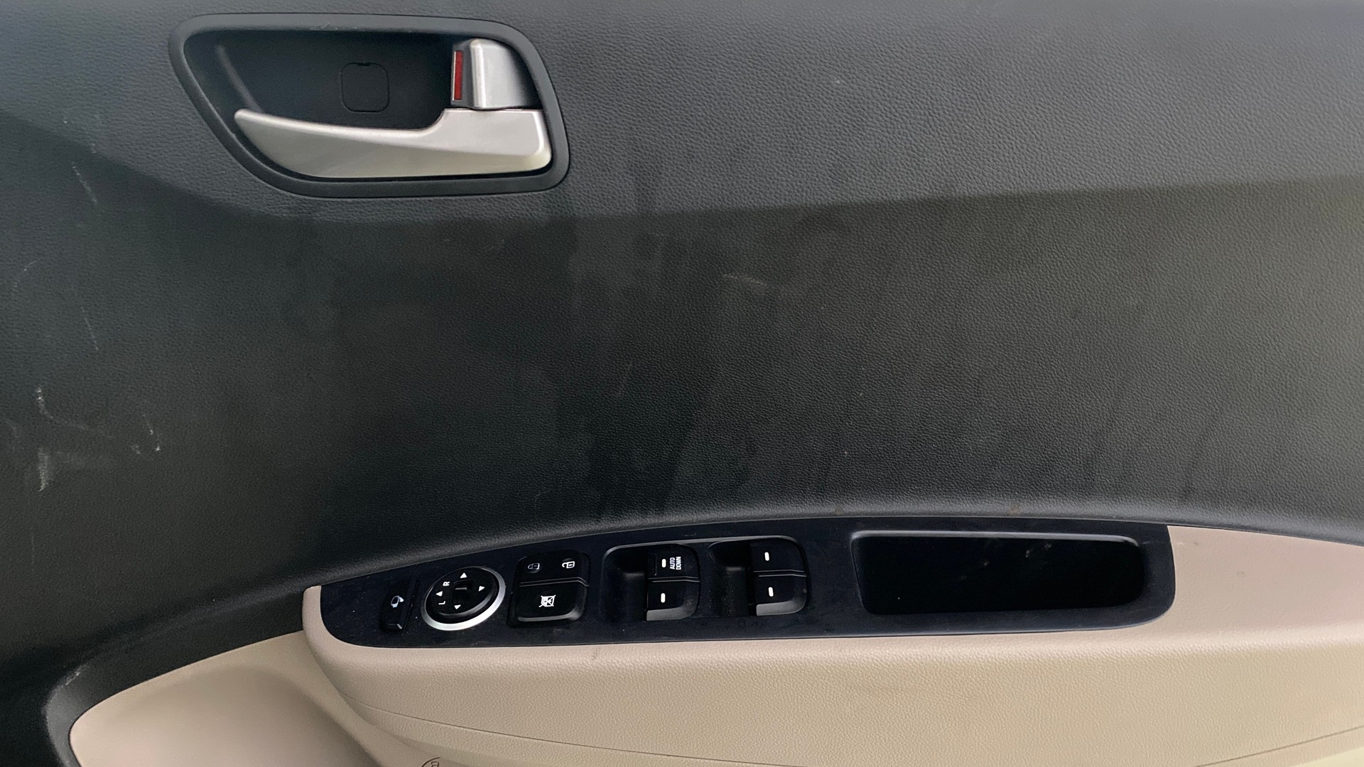 View 2016 Hyundai Xcent SX Petrol Image 33 Used 2016 Hyundai Xcent SX Petrol Image 33