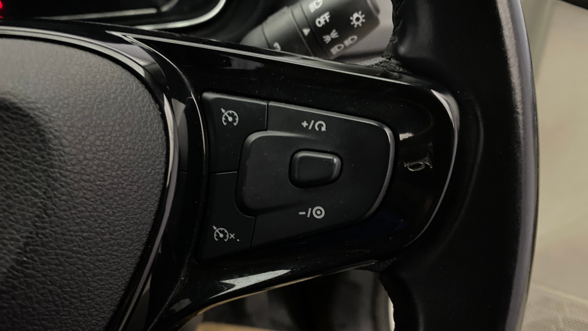 View 2021 Tata Nexon Revotron XE Image 3 Used 2021 Tata Nexon Revotron XE Image 3
