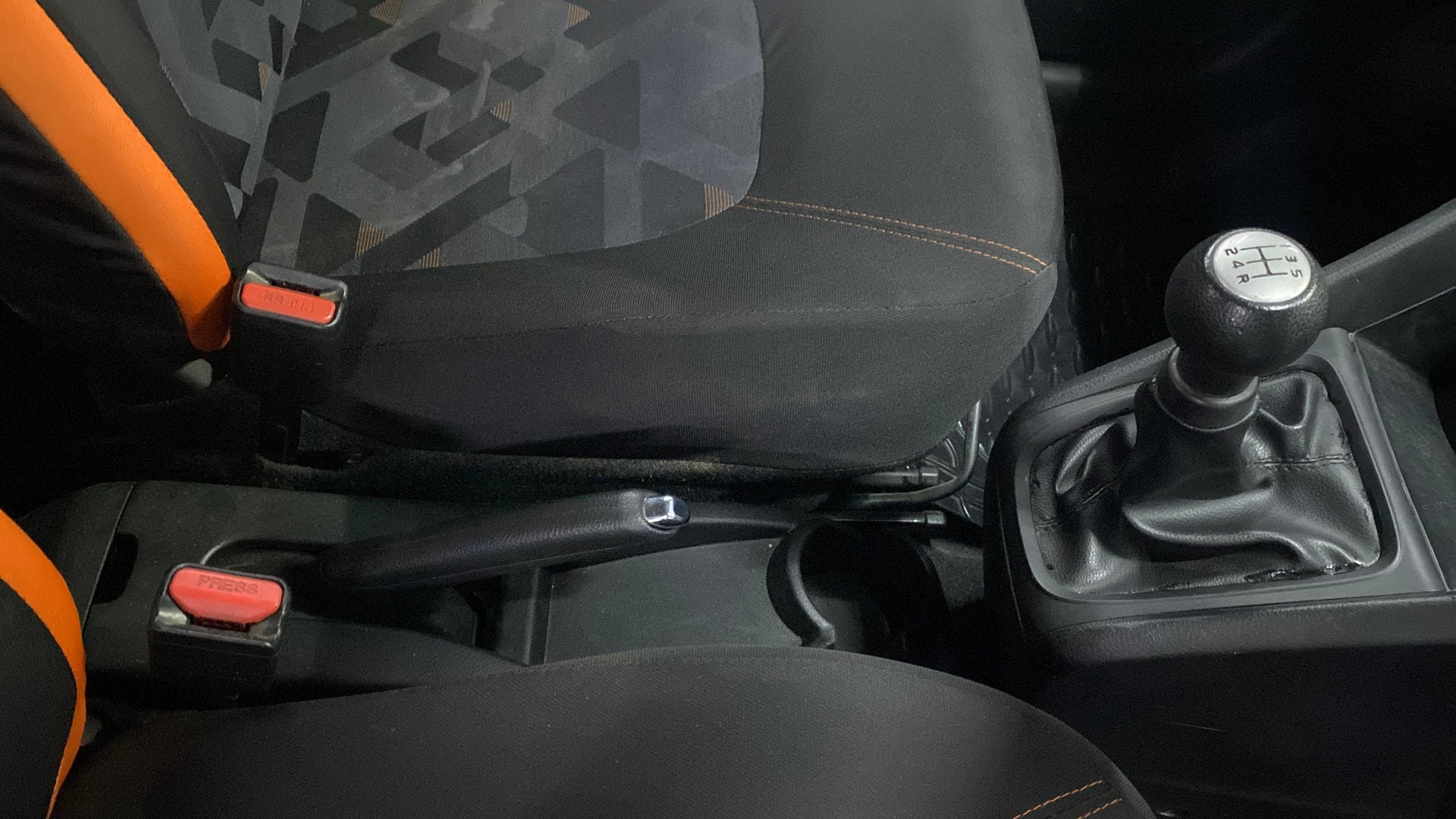 View 2018 Maruti Suzuki 1000 Base Variant Image 39 Used 2018 Maruti Suzuki 1000 Base Variant Image 39