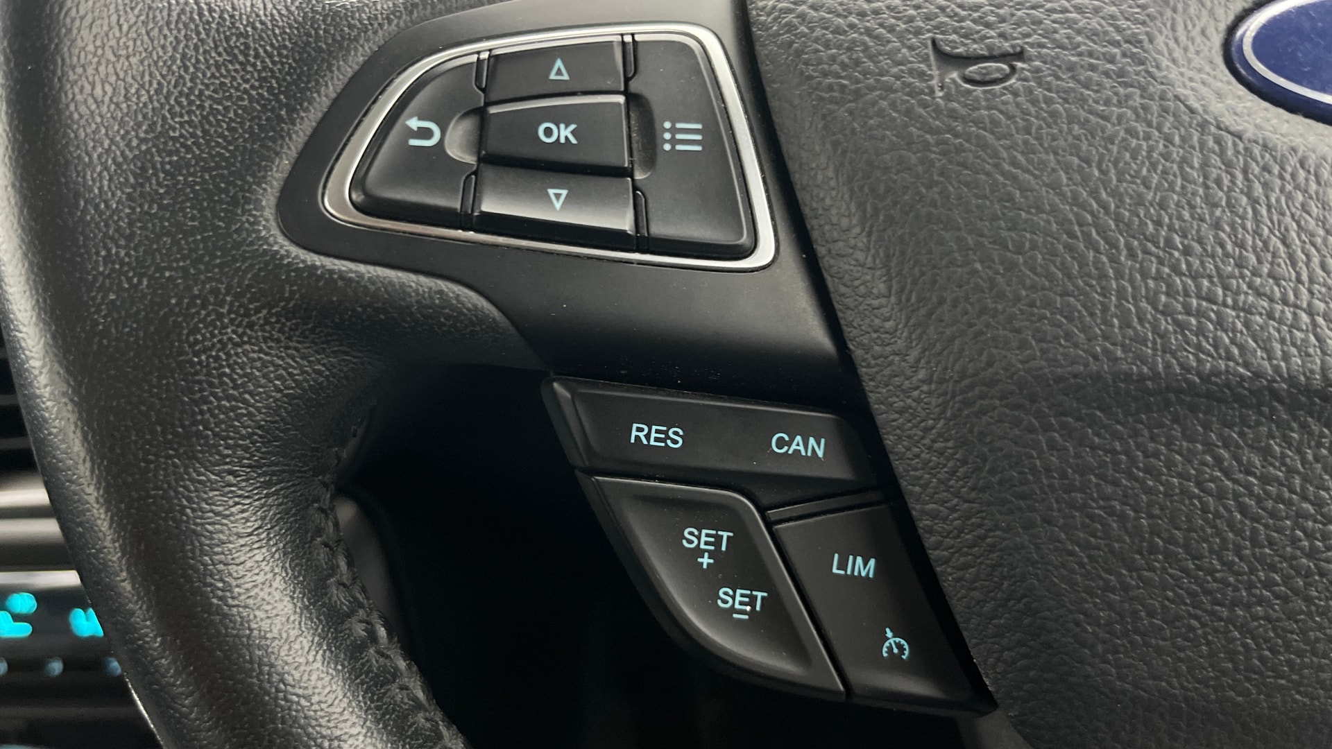 View 2019 Ford EcoSport 1.5 TDCi Diesel Ambiente BS IV Image 3 Used 2019 Ford EcoSport 1.5 TDCi Diesel Ambiente BS IV Image 3