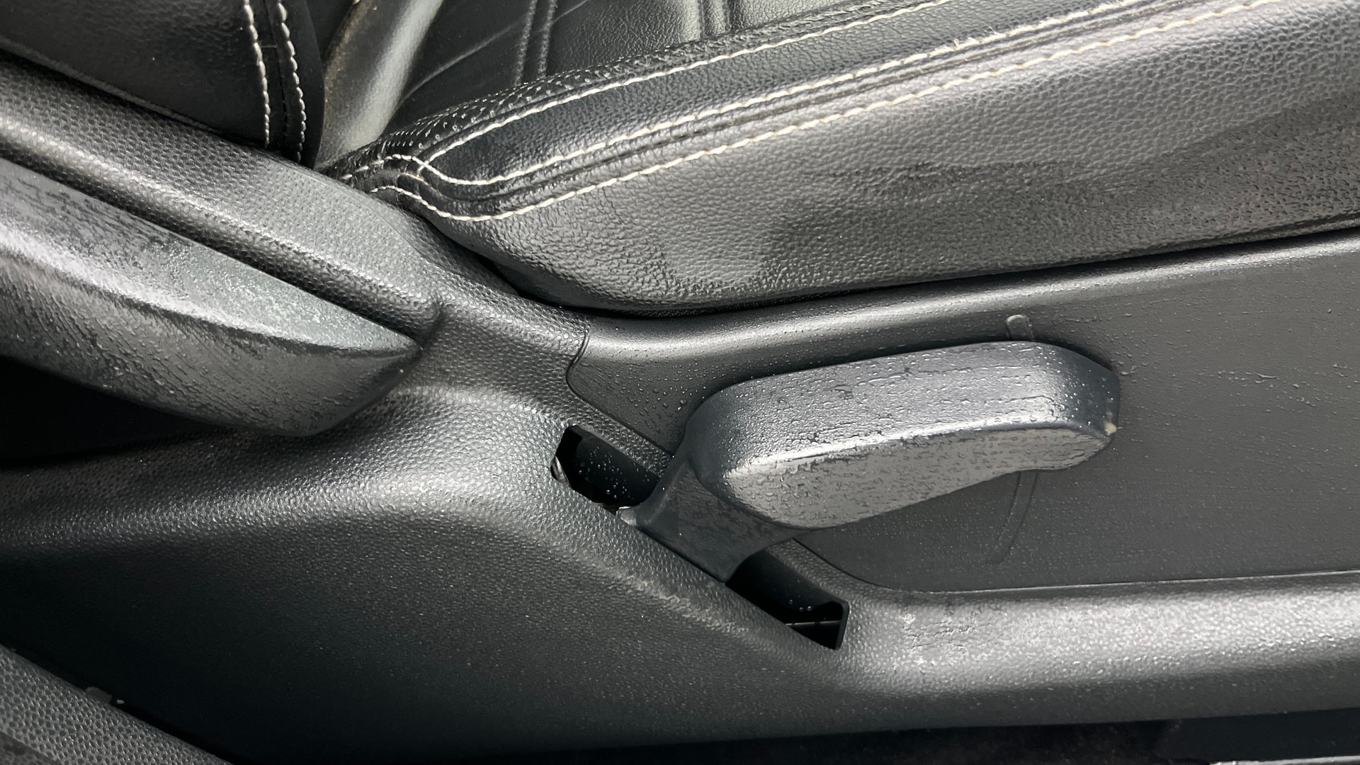 View 2019 Ford EcoSport 1.5 TDCi Diesel Ambiente BS IV Image 19 Used 2019 Ford EcoSport 1.5 TDCi Diesel Ambiente BS IV Image 19