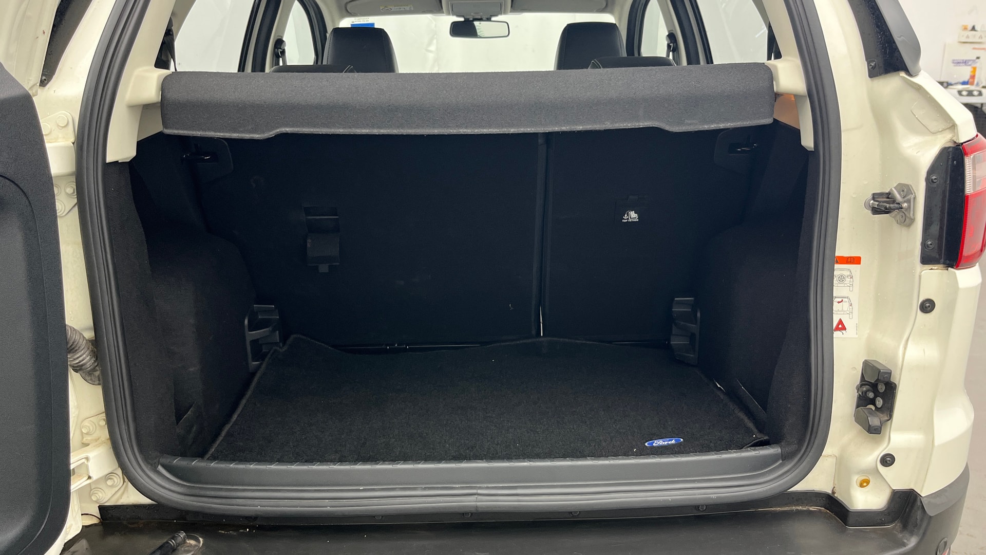 View 2019 Ford EcoSport 1.5 TDCi Diesel Ambiente BS IV Image 11 Used 2019 Ford EcoSport 1.5 TDCi Diesel Ambiente BS IV Image 11