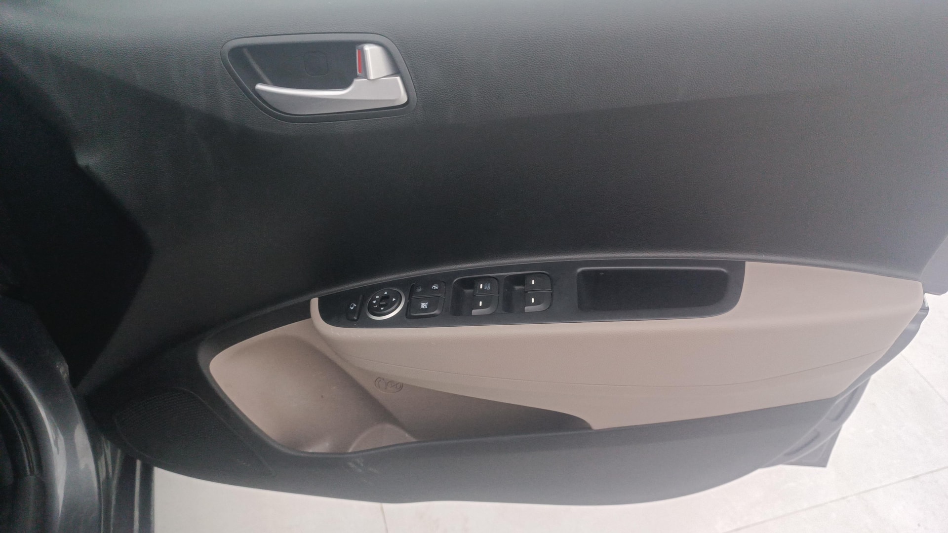 View 2018 Hyundai Grand i10 1.2 Sportz AT Petrol Image 38 Used 2018 Hyundai Grand i10 1.2 Sportz AT Petrol Image 38