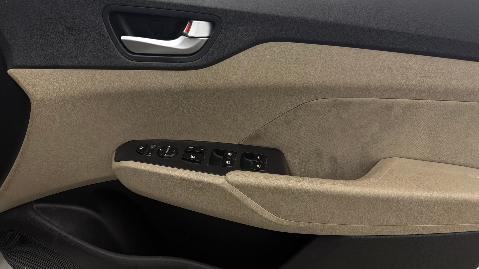View 2019 Hyundai Verna 1.6 VTVT SX Image 34 Used 2019 Hyundai Verna 1.6 VTVT SX Image 34