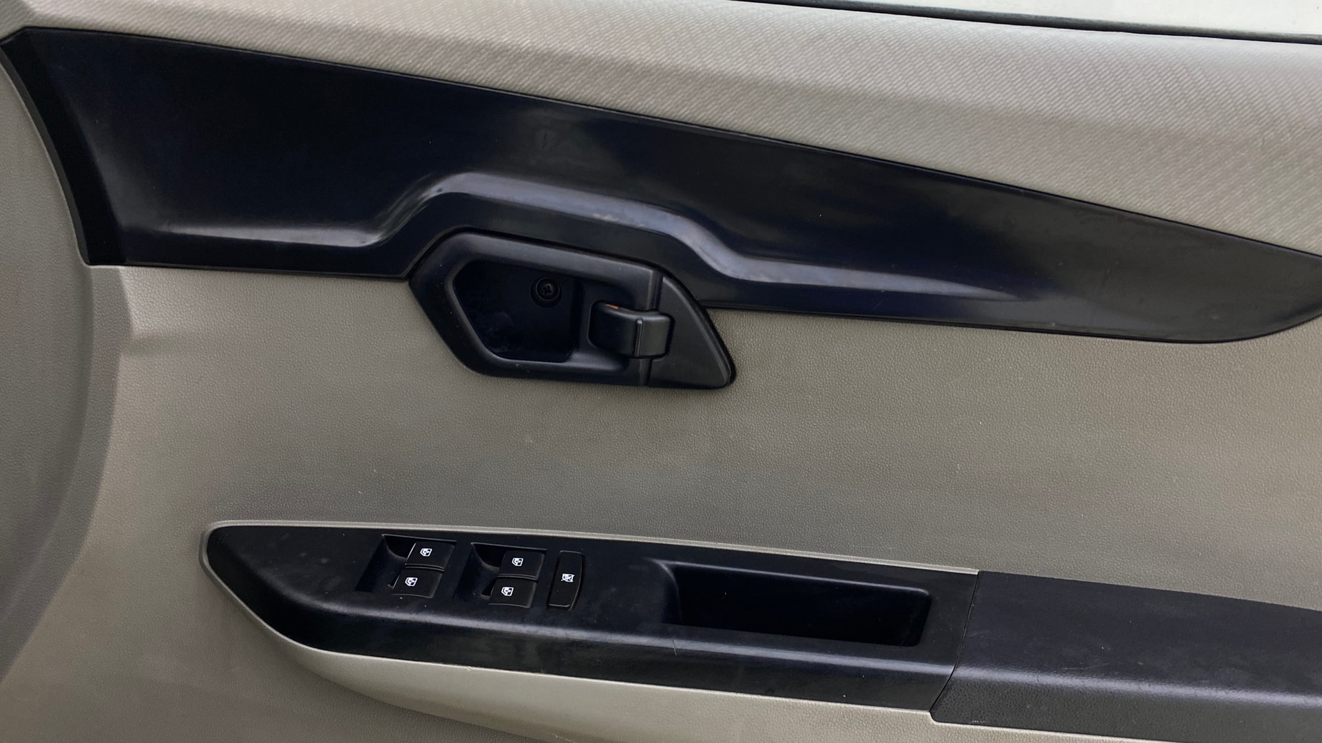 Used 2017 Mahindra KUV100 Used 2017 Mahindra KUV100