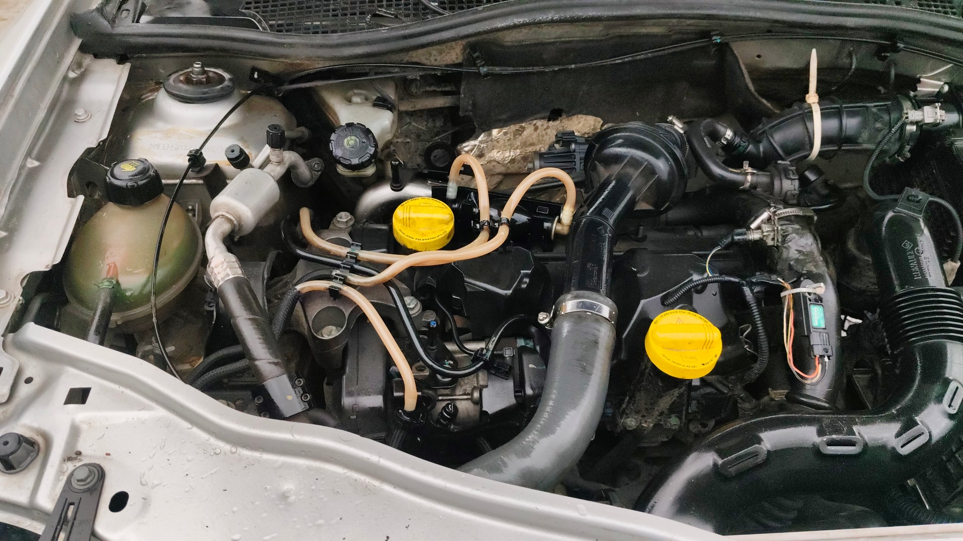 View 2015 Renault Duster Diesel 85PS STD Image 3 Used 2015 Renault Duster Diesel 85PS STD Image 3