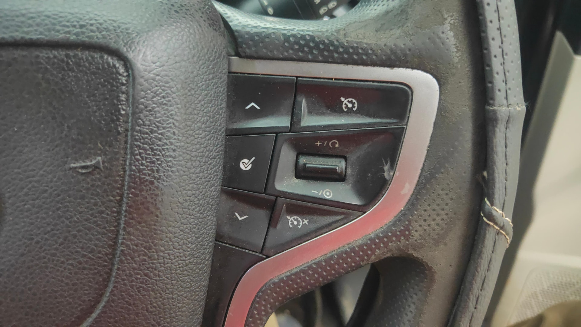 View 2021 Tata Safari XZA Plus Image 3 Used 2021 Tata Safari XZA Plus Image 3