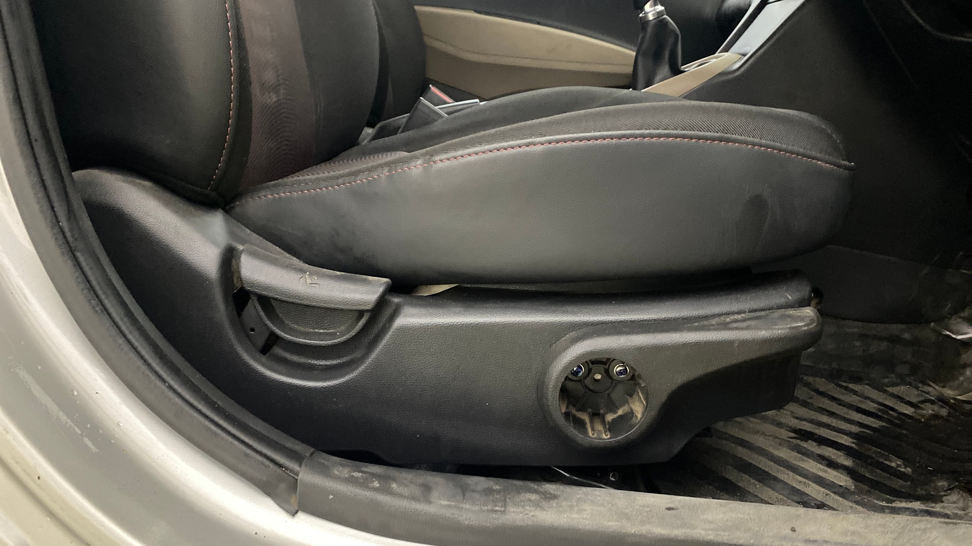 View 2016 Hyundai Xcent S Anniversary Edition Petrol Image 18 Used 2016 Hyundai Xcent S Anniversary Edition Petrol Image 18
