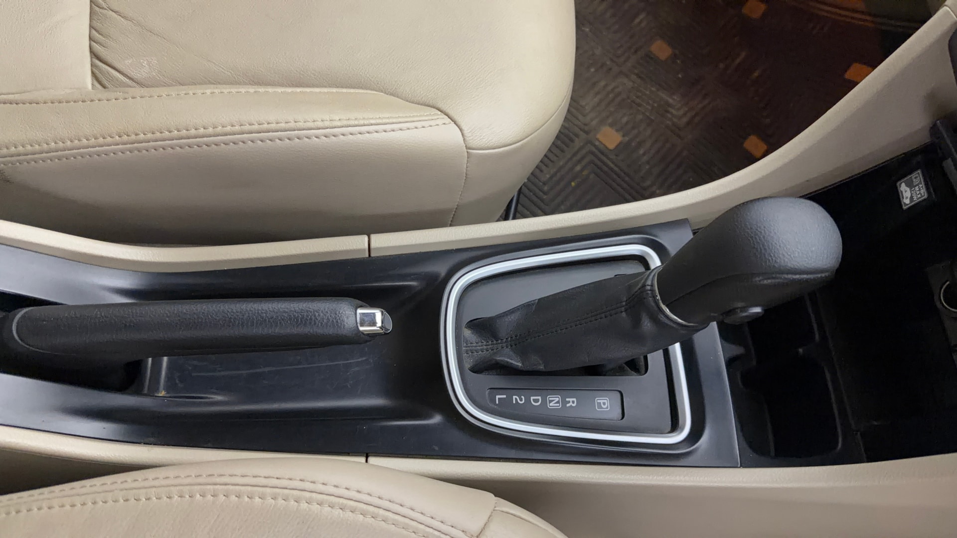 View 2018 Maruti Suzuki 1000 Base Variant Image 40 Used 2018 Maruti Suzuki 1000 Base Variant Image 40