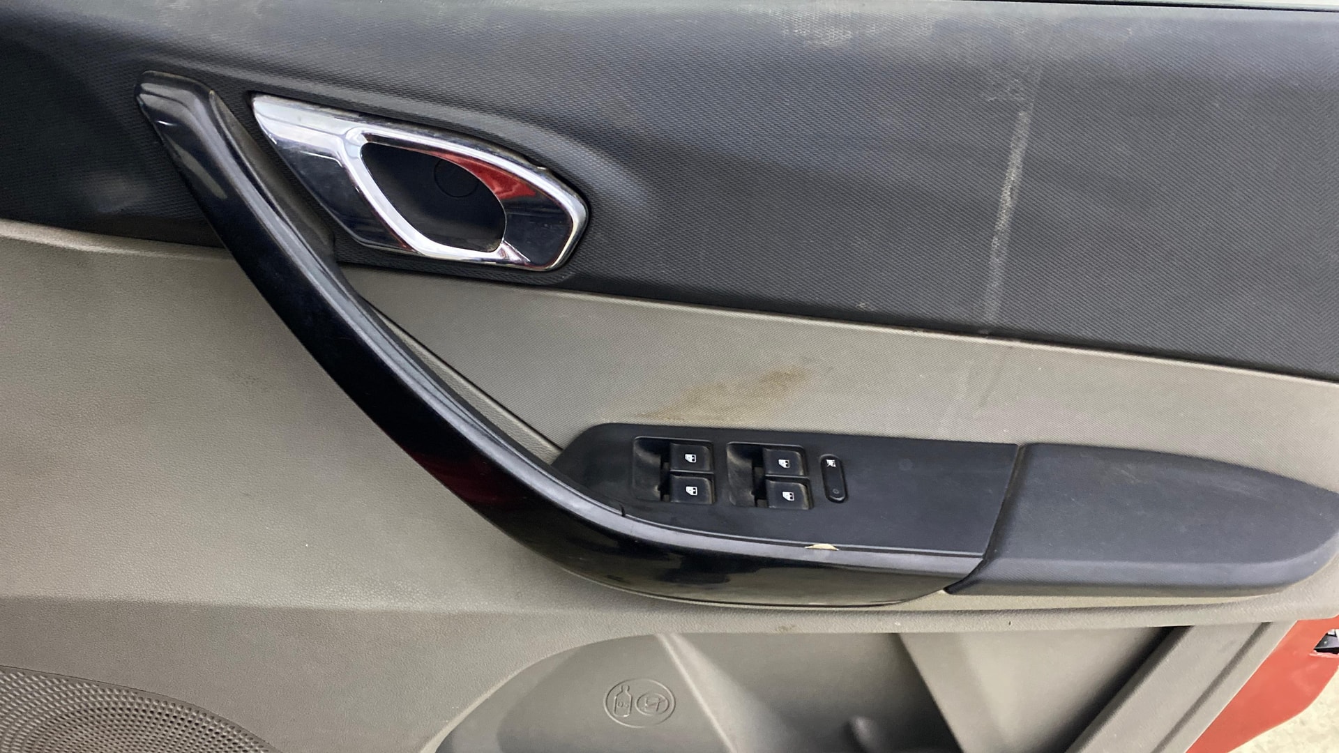 View 2017 Tata Tiago Revotorq XB Image 32 Used 2017 Tata Tiago Revotorq XB Image 32