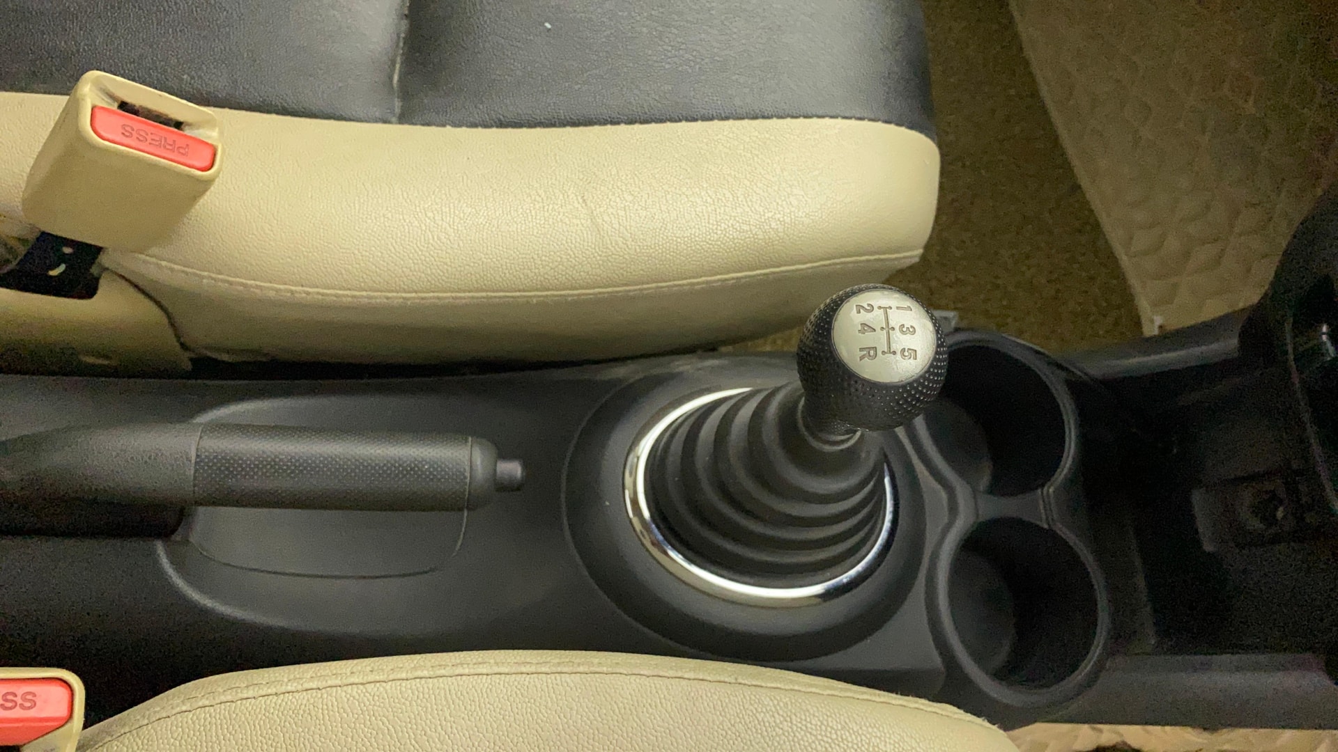 View 2014 Honda Amaze E MT Petrol BS IV Image 37 Used 2014 Honda Amaze E MT Petrol BS IV Image 37