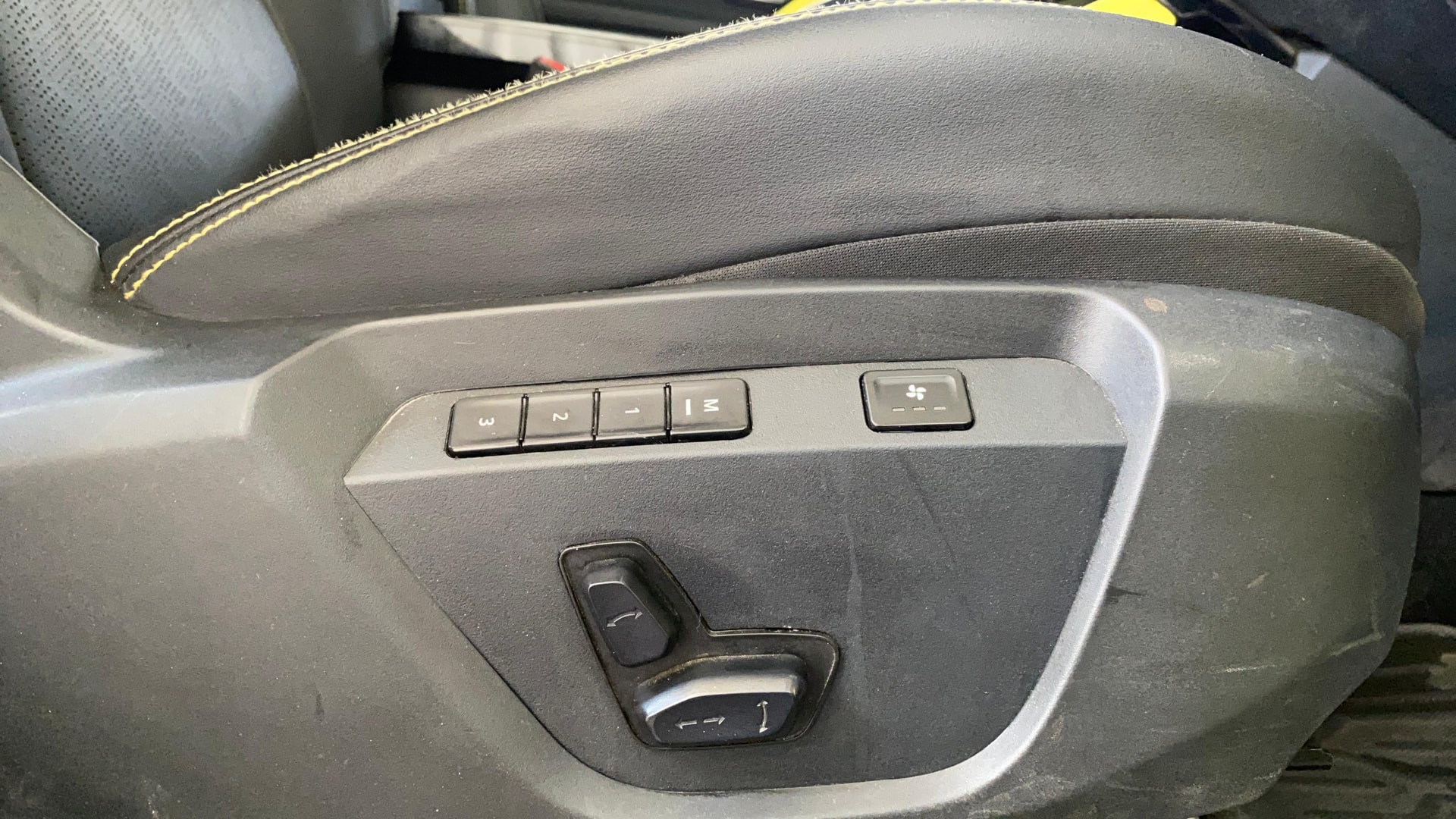 View 2024 Tata Harrier XE Image 19 Used 2024 Tata Harrier XE Image 19