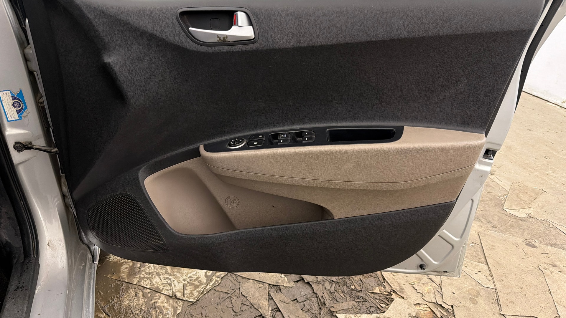 View 2017 Hyundai Grand i10 Sportz 1.2 Kappa Image 32 Used 2017 Hyundai Grand i10 Sportz 1.2 Kappa Image 32