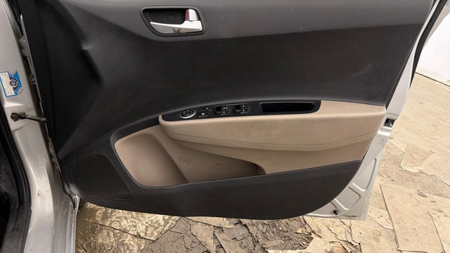 View Hyundai Grand i10 Image 32 Used Hyundai Grand i10 Image 32