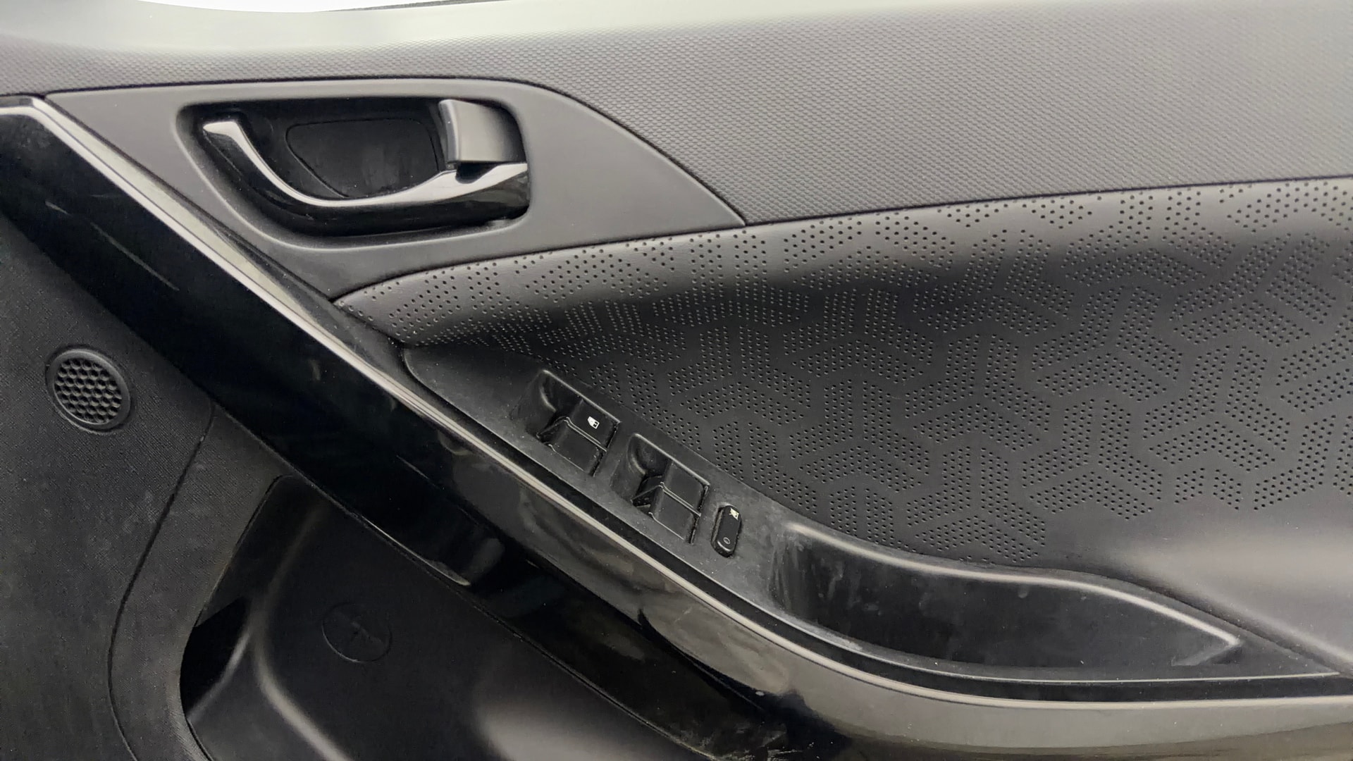 View 2022 Tata Nexon Revotron XE Image 39 Used 2022 Tata Nexon Revotron XE Image 39