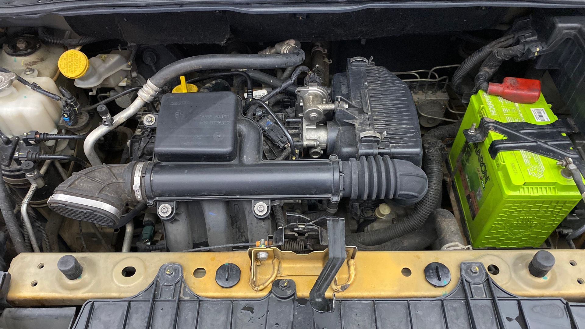View 2021 Renault Triber RXZ AMT Image 43 Used 2021 Renault Triber RXZ AMT Image 43