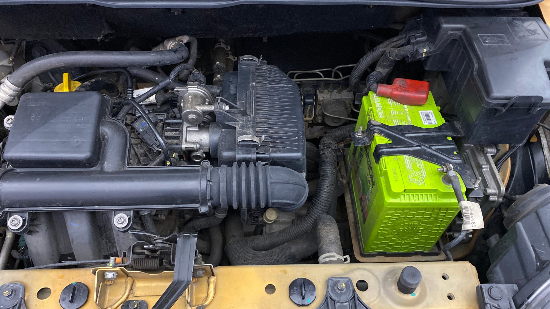 View 2021 Renault Triber RXZ AMT Image 14 Used 2021 Renault Triber RXZ AMT Image 14