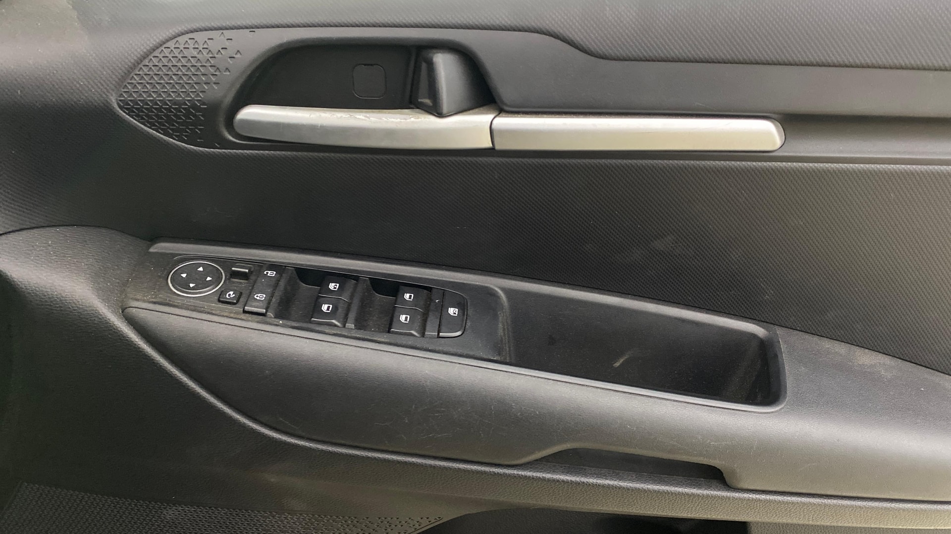 View 2021 Kia Sonet HTK Plus iMT Petrol Image 33 Used 2021 Kia Sonet HTK Plus iMT Petrol Image 33
