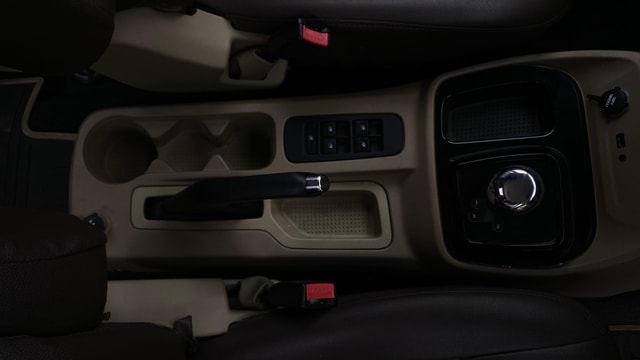 View Mahindra TUV300 Image 37 Used Mahindra TUV300 Image 37