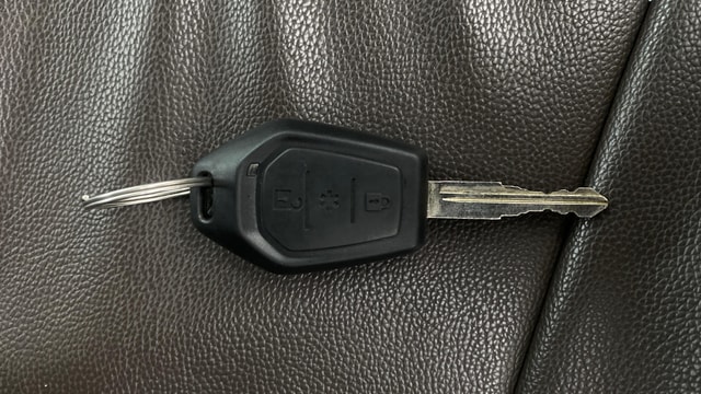 View Mahindra TUV300 Image 26 Used Mahindra TUV300 Image 26