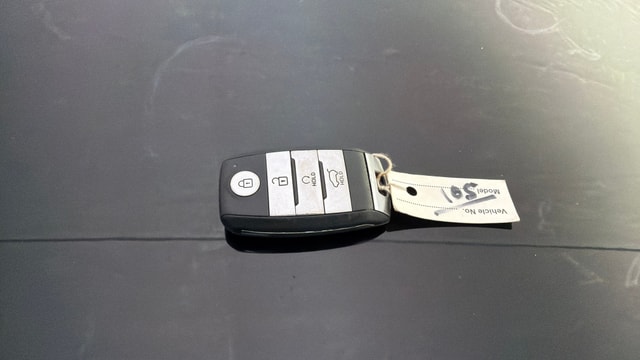 View Kia Carens Image 19 Used Kia Carens Image 19