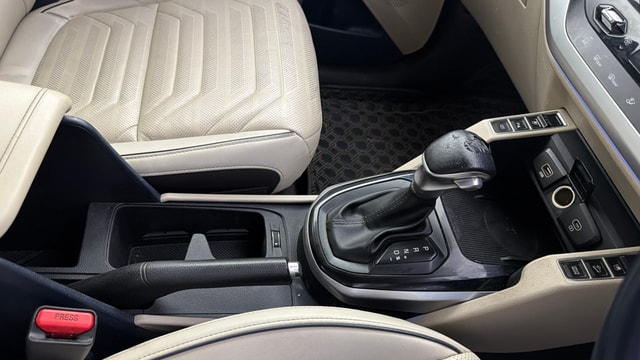 View Kia Carens Image 43 Used Kia Carens Image 43