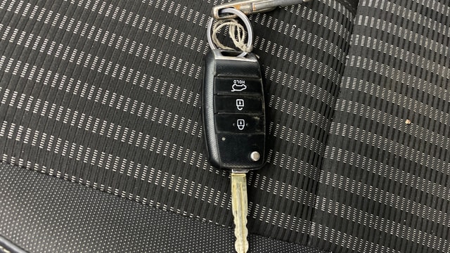 View Kia Carens Image 18 Used Kia Carens Image 18