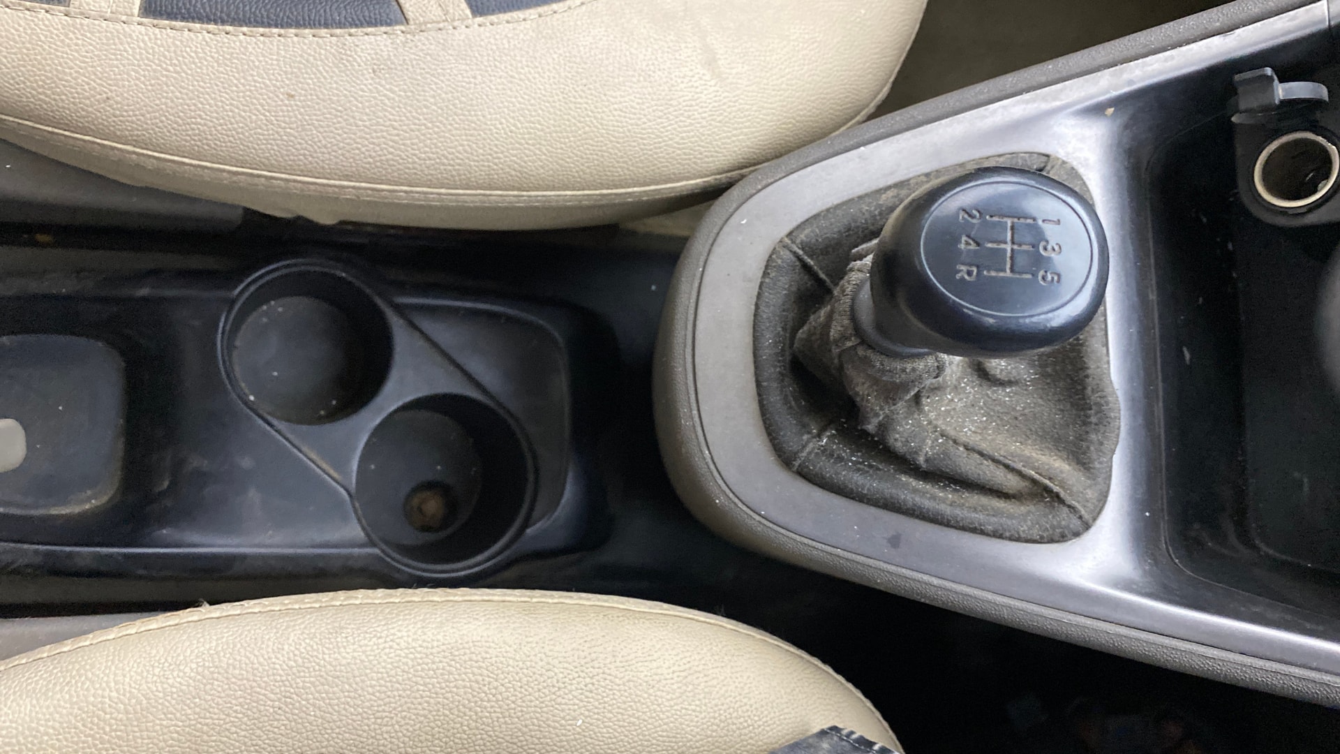 View 2013 Hyundai i10 1.1 Magna Image 37 Used 2013 Hyundai i10 1.1 Magna Image 37
