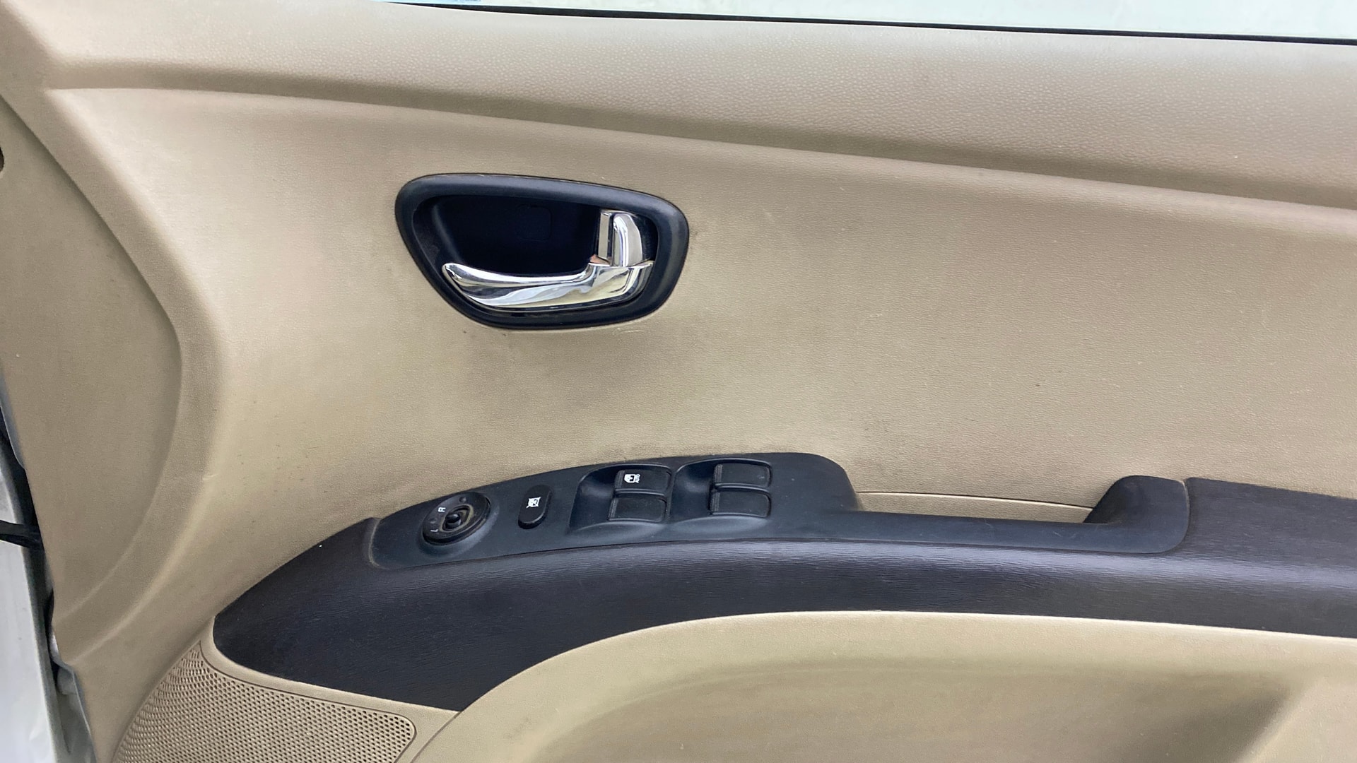 View 2013 Hyundai i10 1.1 Magna Image 32 Used 2013 Hyundai i10 1.1 Magna Image 32