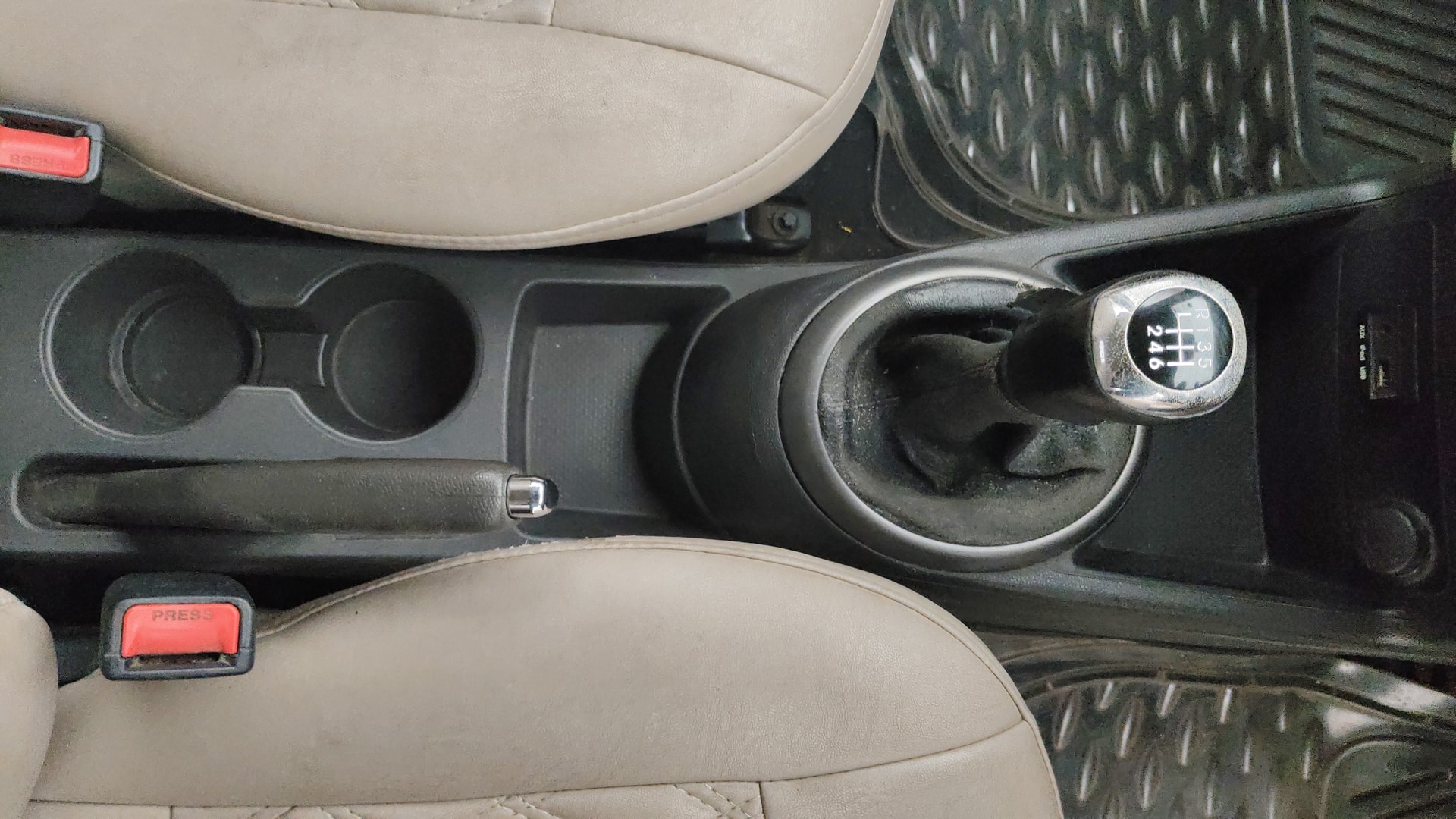 View 2014 Hyundai Elite i20 1.4 Era Diesel BS IV Image 38 Used 2014 Hyundai Elite i20 1.4 Era Diesel BS IV Image 38