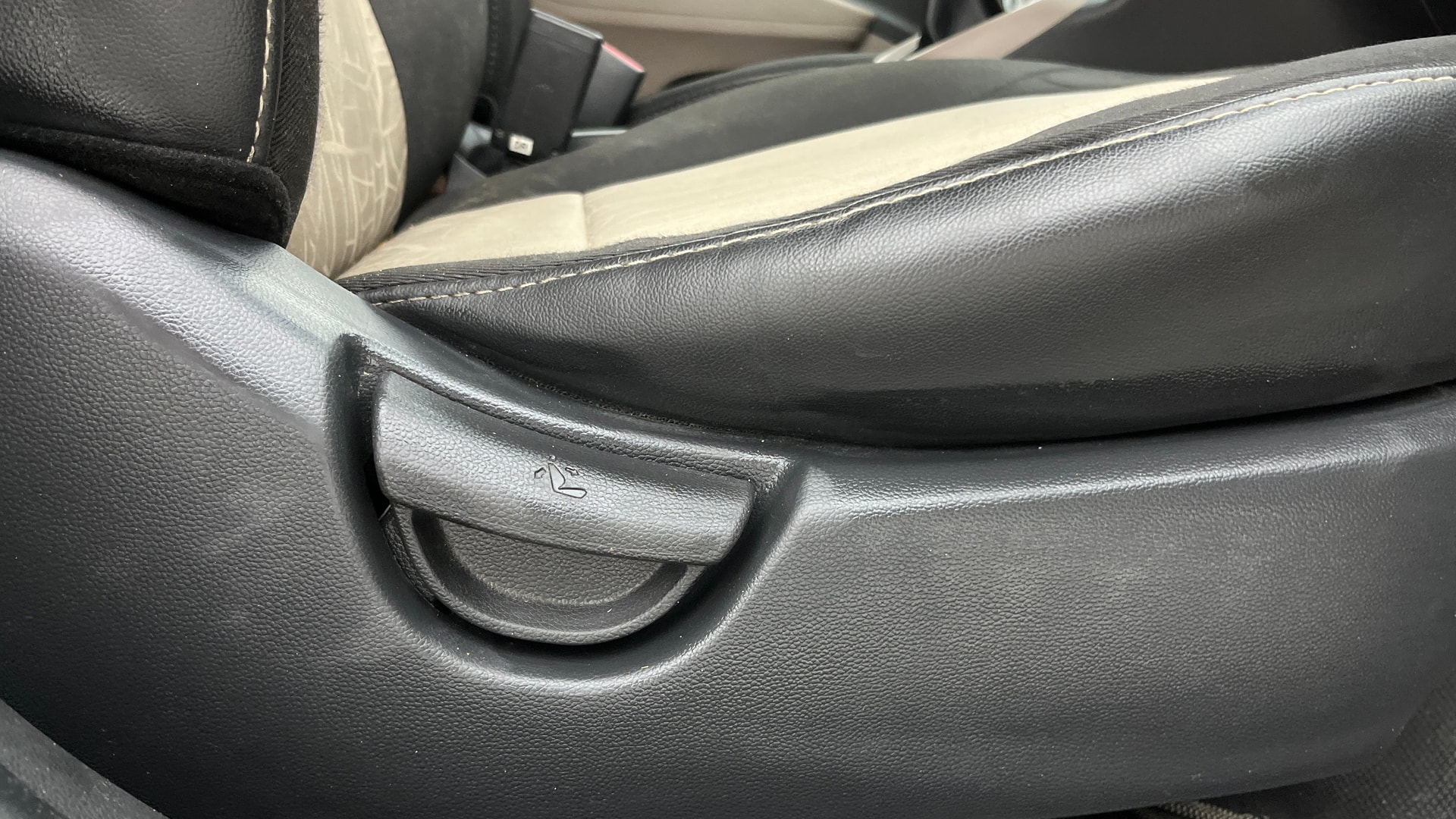 View 2014 Hyundai Grand i10 Sportz 1.2 Kappa Image 10 Used 2014 Hyundai Grand i10 Sportz 1.2 Kappa Image 10