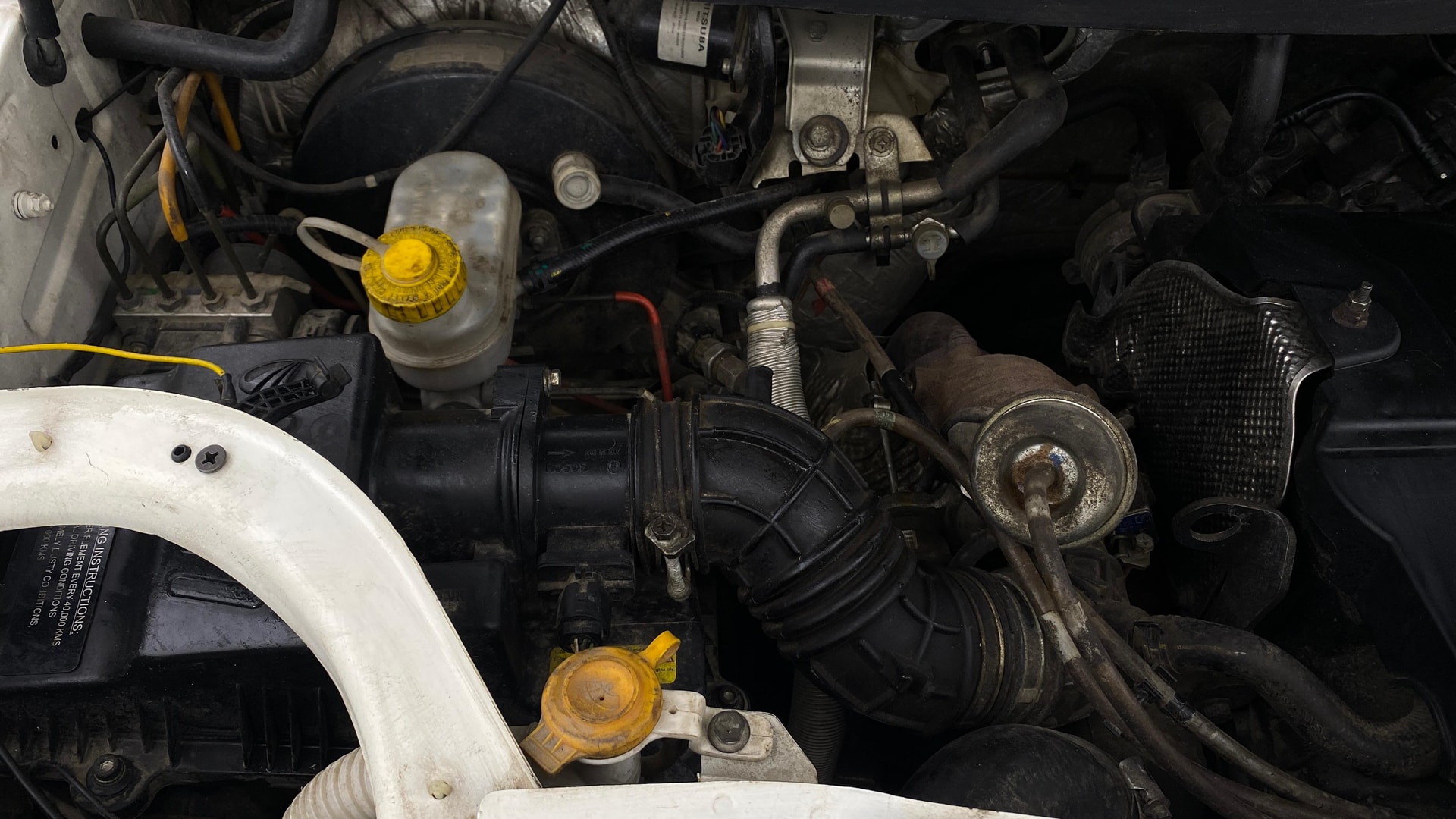 View 2019 Mahindra TUV300 T10 100HP Image 3 Used 2019 Mahindra TUV300 T10 100HP Image 3