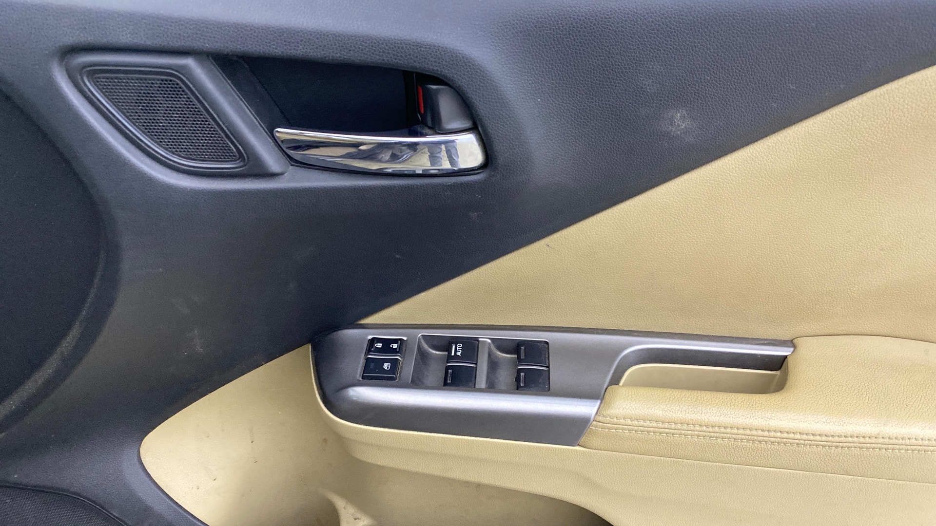 View 2015 Honda City ZX MT Diesel Anniversary Edition Image 34 Used 2015 Honda City ZX MT Diesel Anniversary Edition Image 34