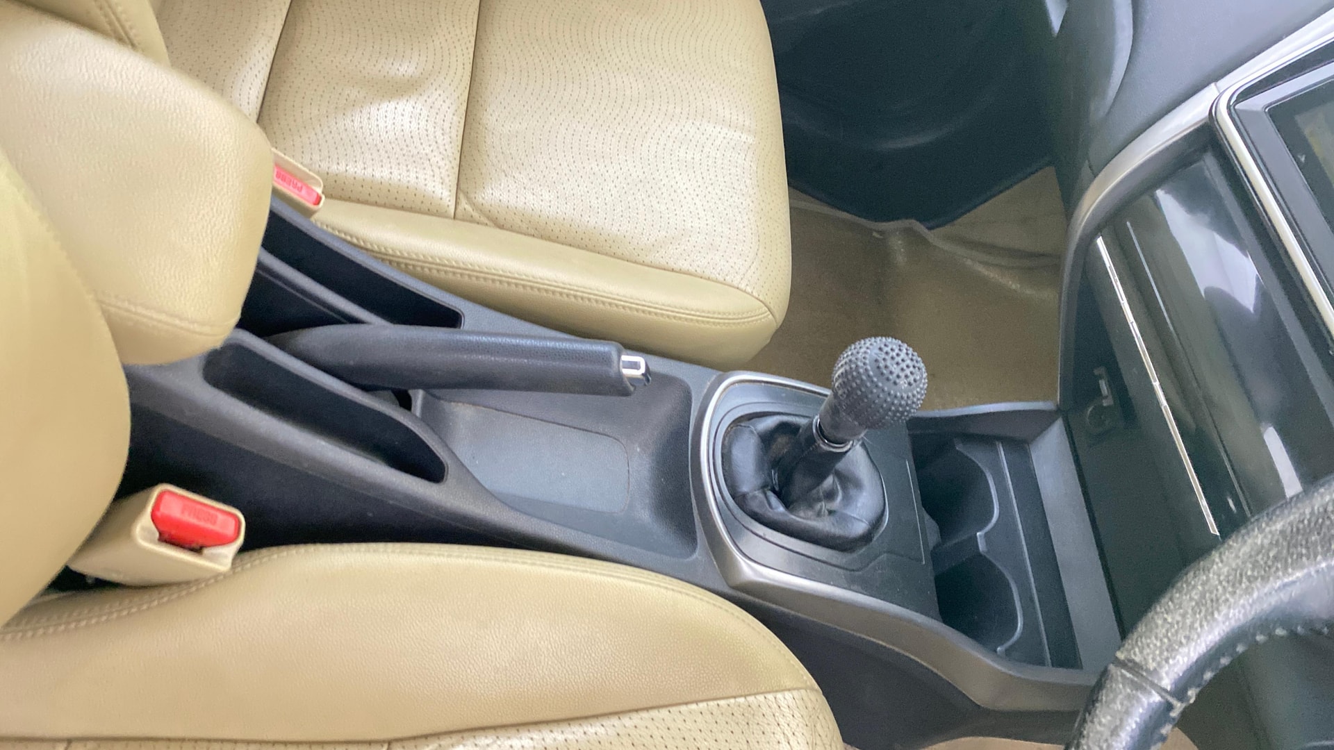 View 2015 Honda City ZX MT Diesel Anniversary Edition Image 40 Used 2015 Honda City ZX MT Diesel Anniversary Edition Image 40