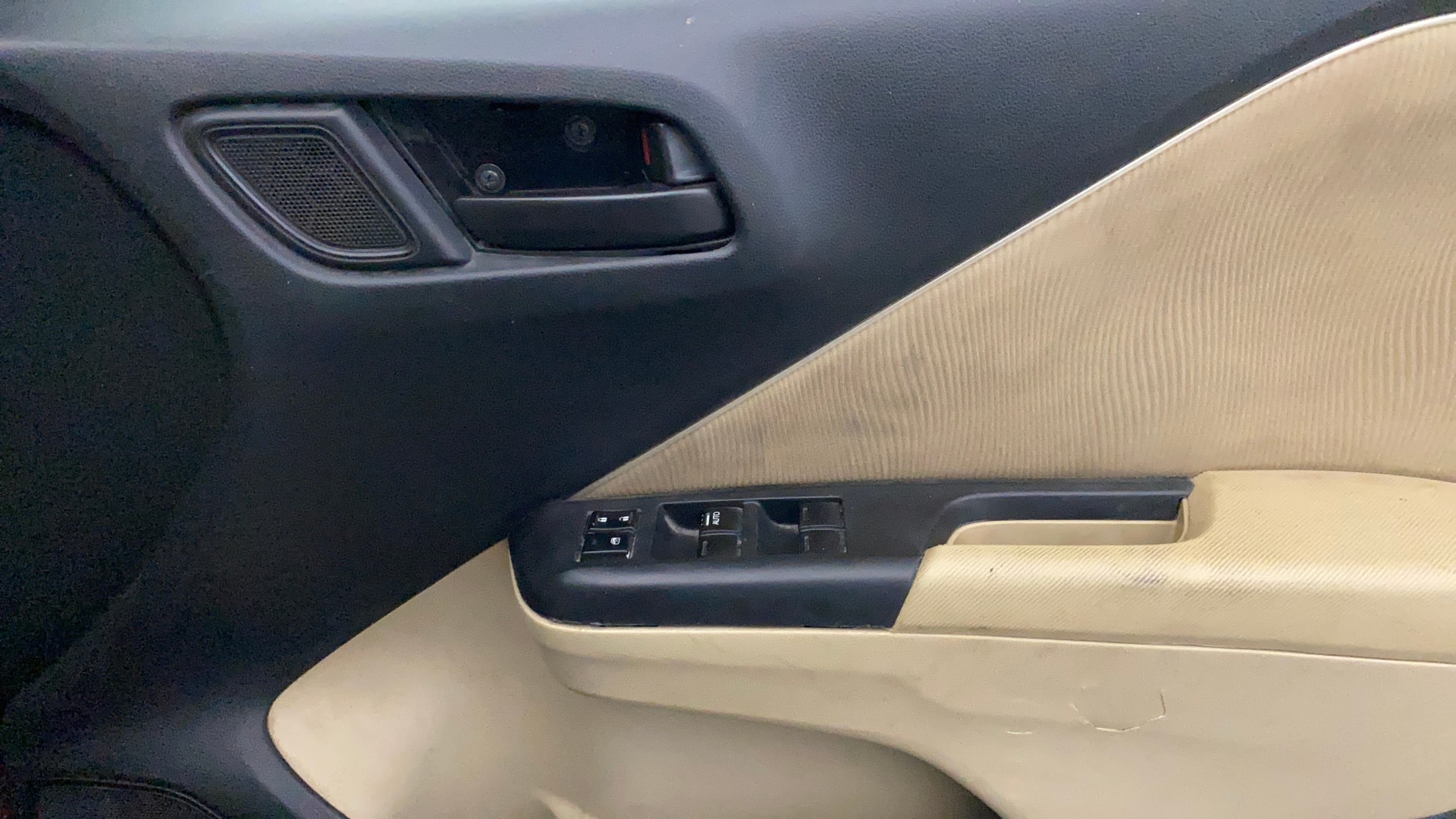 View 2014 Honda City ZX MT Diesel Anniversary Edition Image 41 Used 2014 Honda City ZX MT Diesel Anniversary Edition Image 41