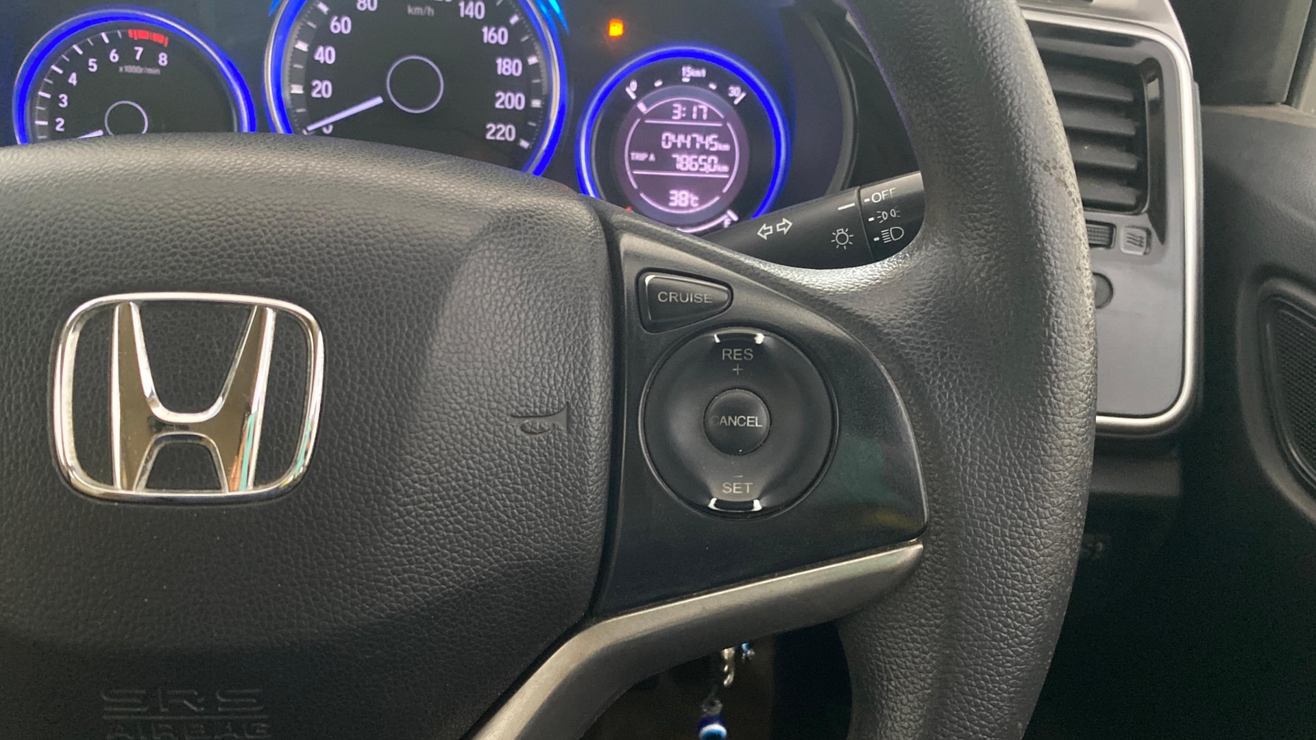 View 2015 Honda City ZX MT Diesel Anniversary Edition Image 3 Used 2015 Honda City ZX MT Diesel Anniversary Edition Image 3