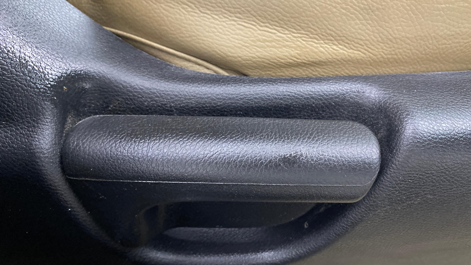 View 2022 Honda City ZX MT Diesel Anniversary Edition Image 19 Used 2022 Honda City ZX MT Diesel Anniversary Edition Image 19