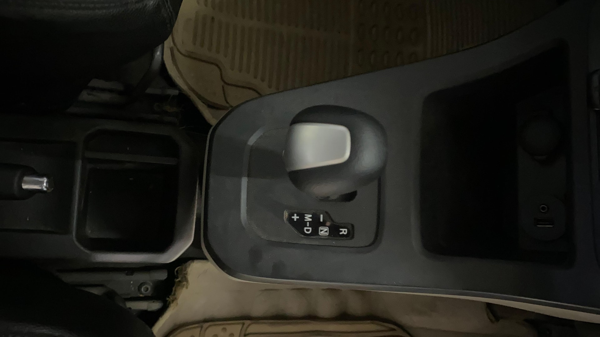 View 2020 Maruti Suzuki 1000 Base Variant Image 38 Used 2020 Maruti Suzuki 1000 Base Variant Image 38