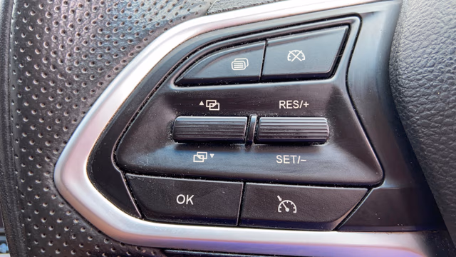 View MG Hector Plus Image 3 Used MG Hector Plus Image 3