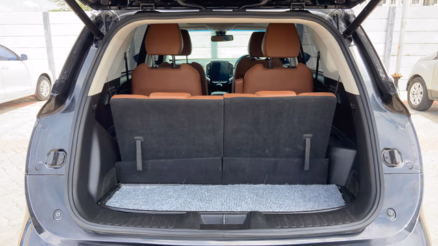 View MG Hector Plus Image 7 Used MG Hector Plus Image 7
