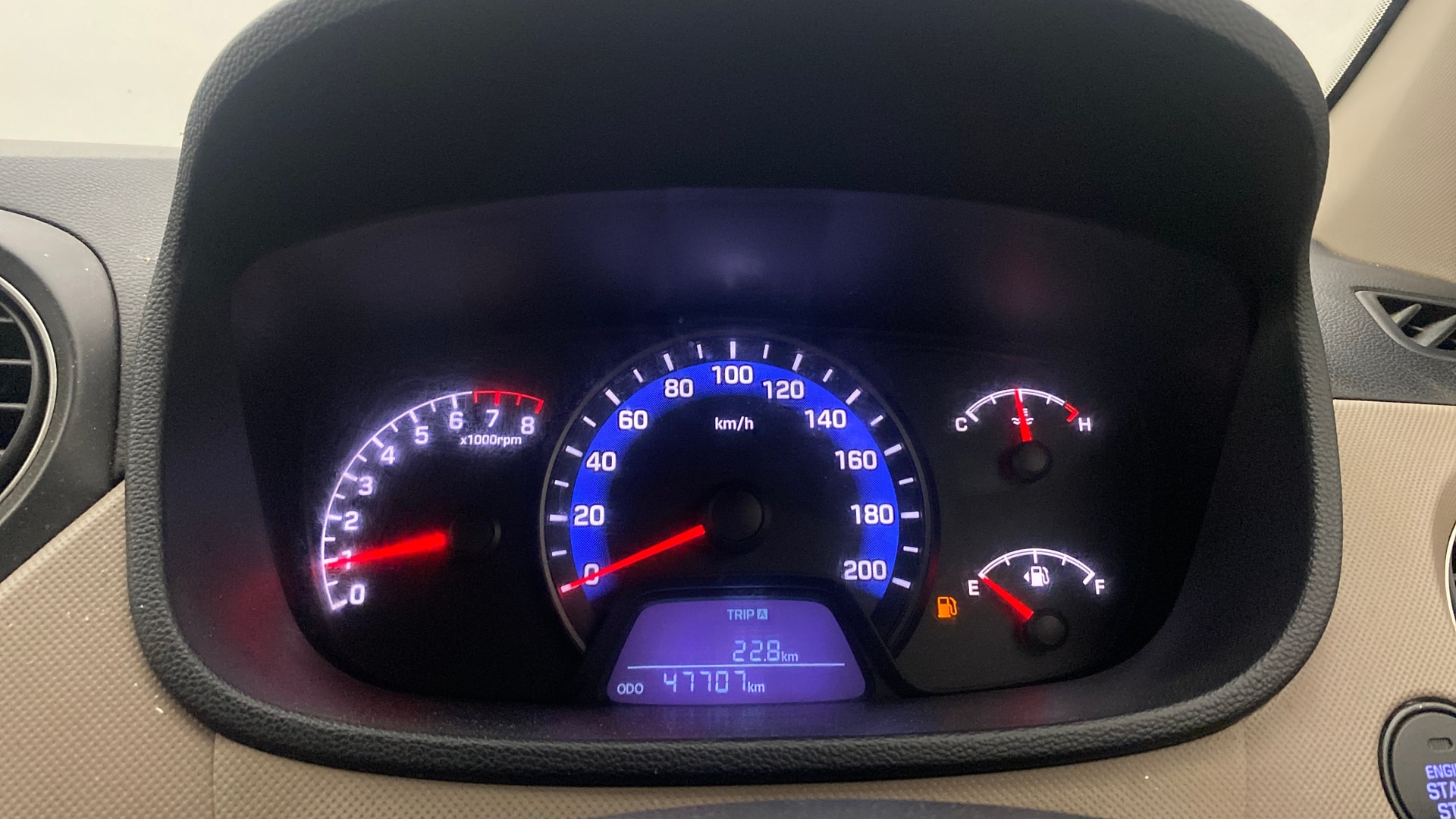 View 2014 Hyundai Xcent SX Petrol (O) Image 35 Used 2014 Hyundai Xcent SX Petrol (O) Image 35