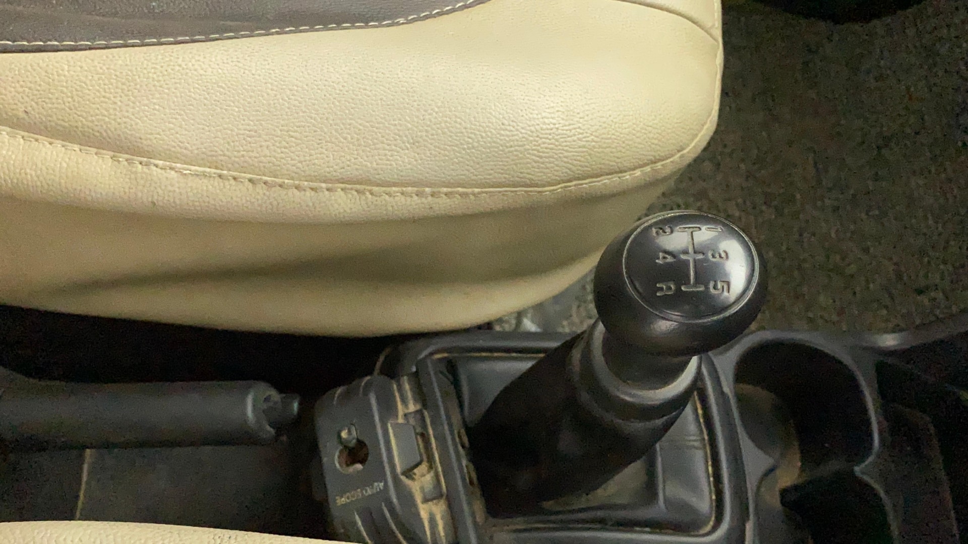 View 2020 Maruti Suzuki 1000 Base Variant Image 37 Used 2020 Maruti Suzuki 1000 Base Variant Image 37