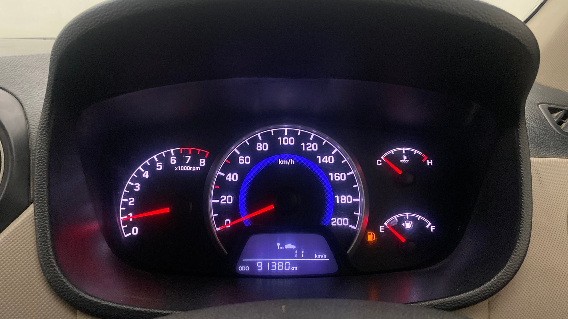 View 2017 Hyundai Grand i10 1.2 Sportz(O) Petrol Image 35 Used 2017 Hyundai Grand i10 1.2 Sportz(O) Petrol Image 35