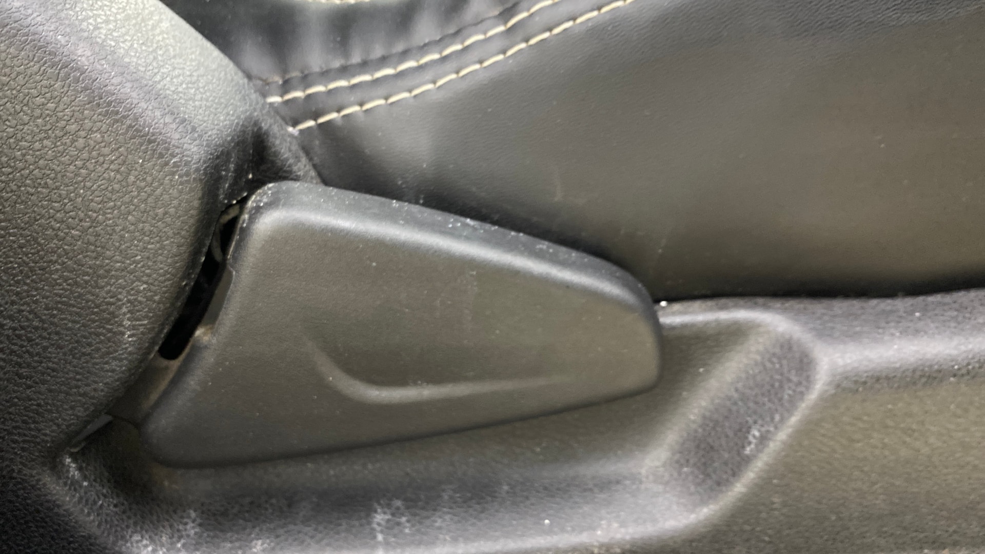 View 2020 Renault Kwid RXL 1.0 BS IV Image 18 Used 2020 Renault Kwid RXL 1.0 BS IV Image 18