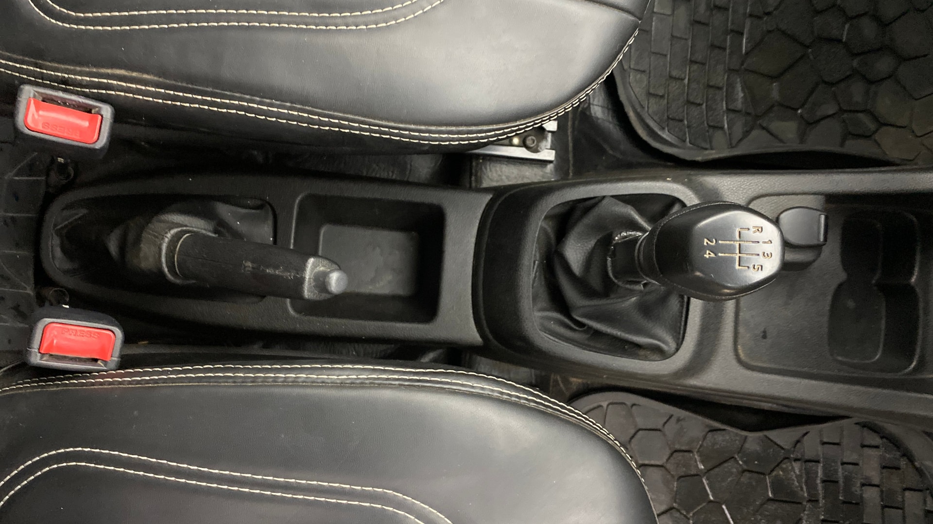 View 2020 Renault Kwid RXL 1.0 BS IV Image 37 Used 2020 Renault Kwid RXL 1.0 BS IV Image 37